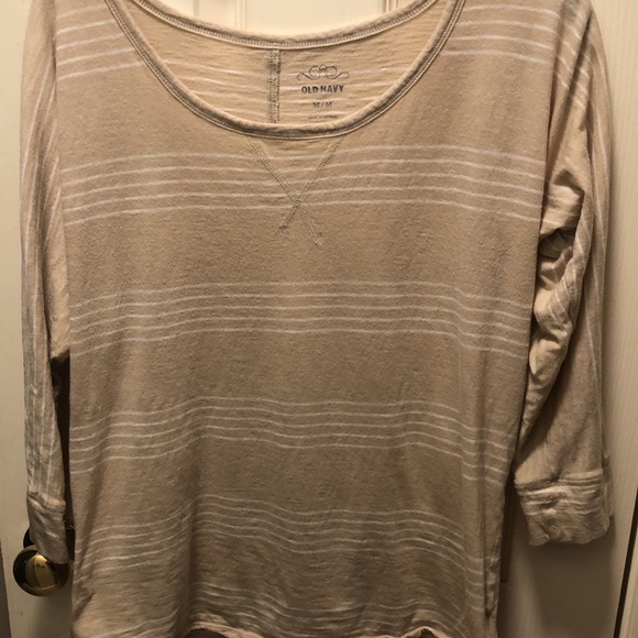 Old Navy Size Medium Oatmeal Colored 3/4 Slv Top - Picture 3 of 3